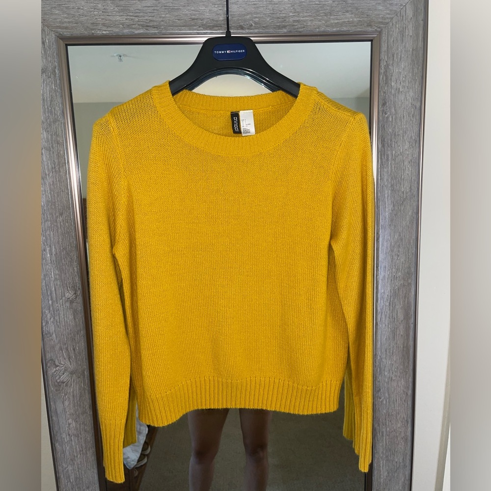 yellow h&m sweater